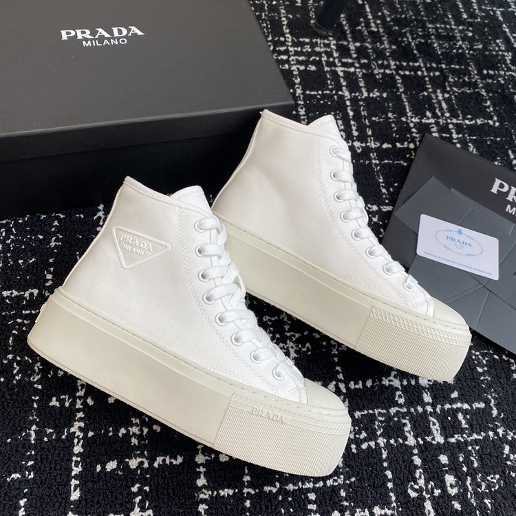 프라다 페브릭 스니커즈 화이트 하이탑