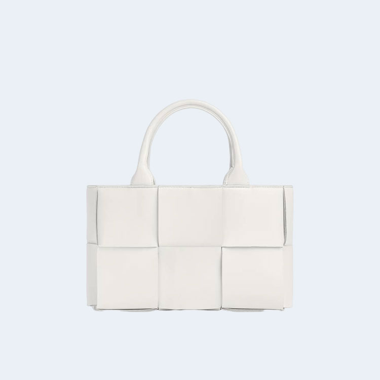 보테가 베네타 아르코 토트백 화이트