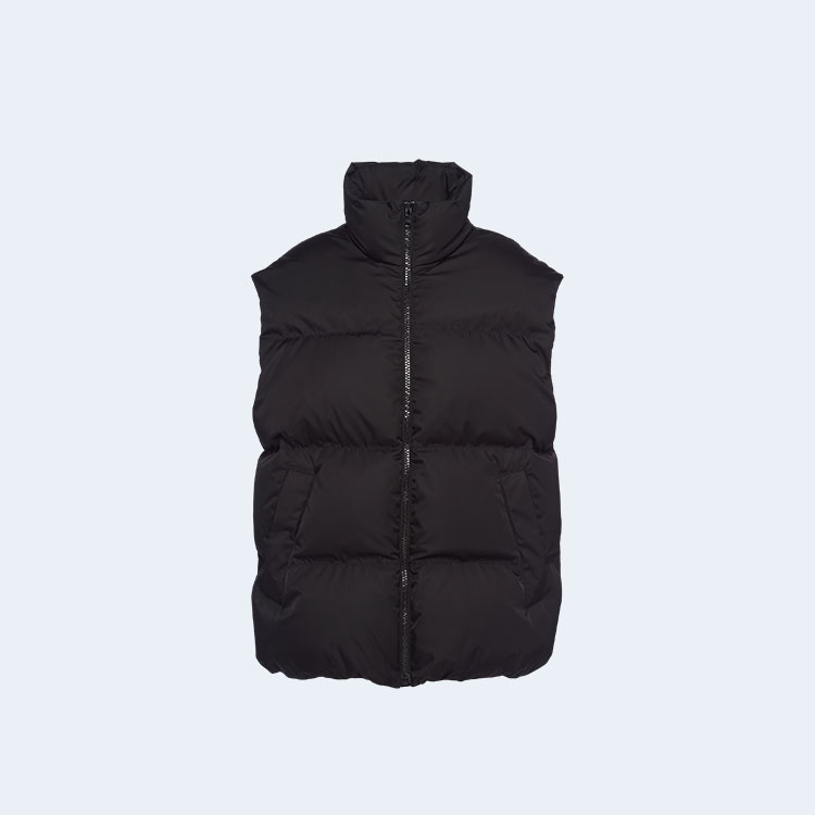 프라다 오버사이즈 리나일론 다운 베스트