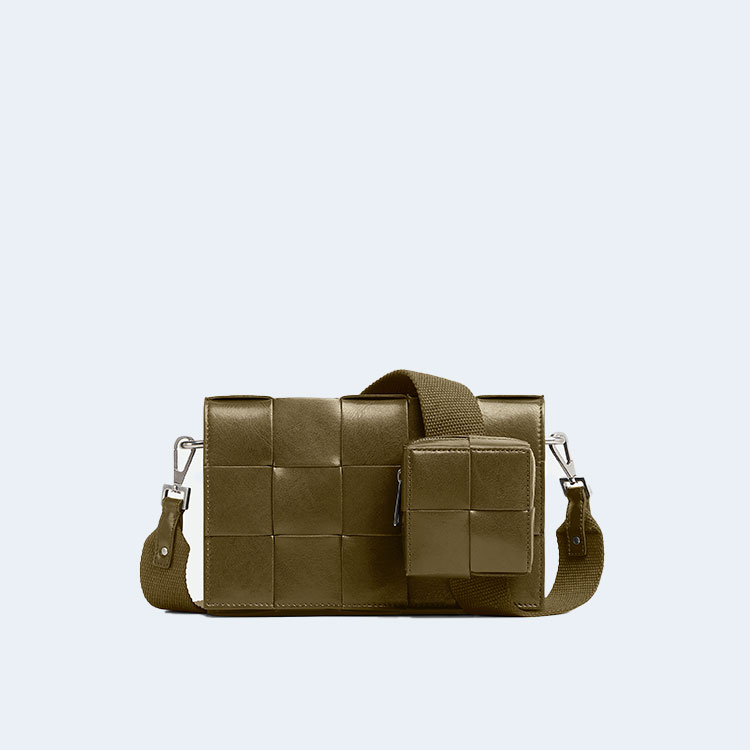 보테가 베네타 스트랩 카세트 백 카키