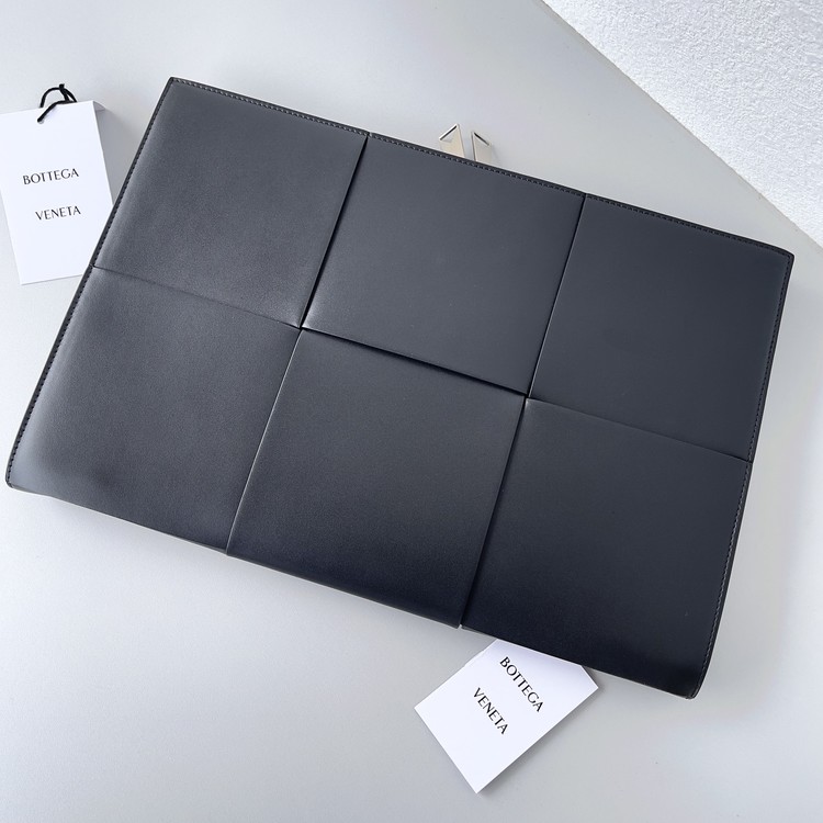 보테가 베네타 클러치