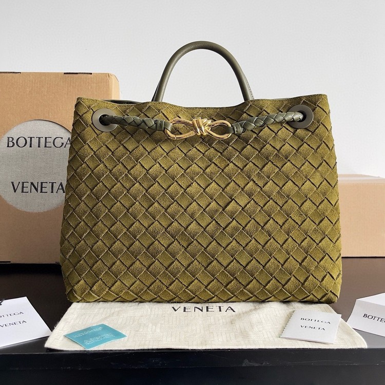 보테가 베네타 미디엄 안디아모 스웨이드