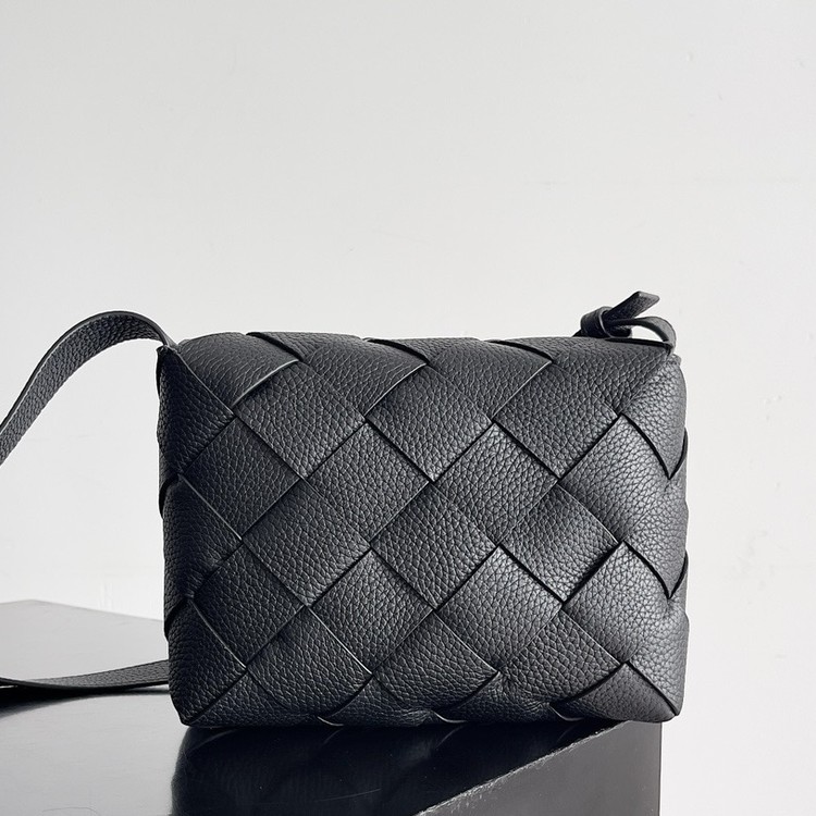 보테가 베네타 디아고 백  블랙