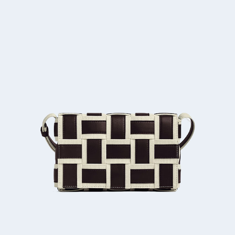 보테가 베네타 내추럴 폰단트 카세트백