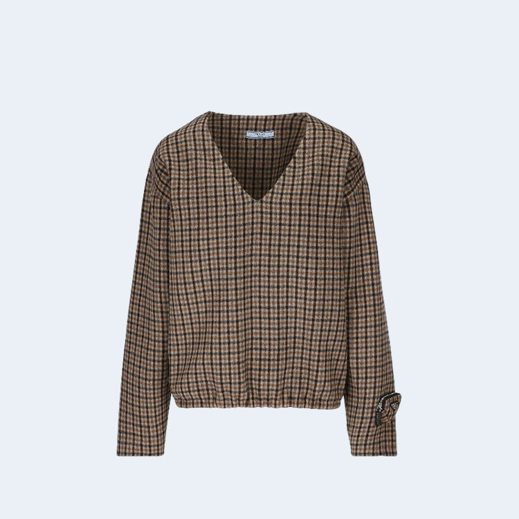 프라다 포켓 슬리브 브이넥 탑