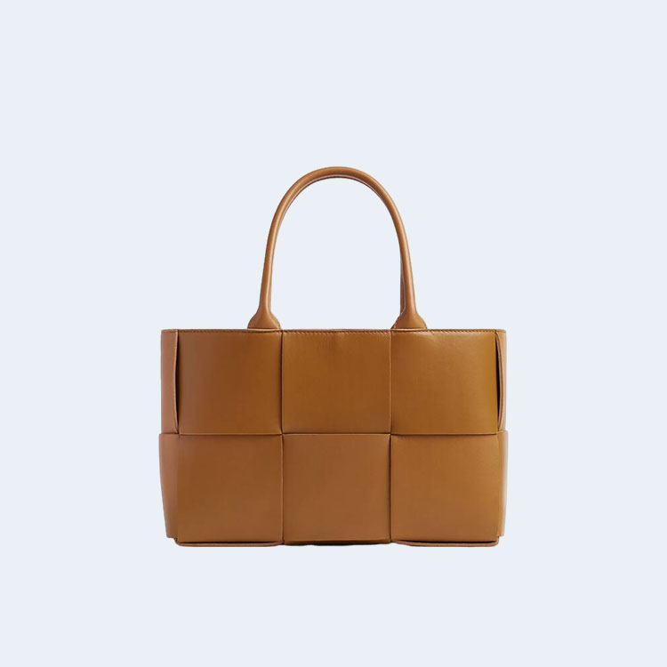 보테가 베네타 스몰 아르코 토트백 카라멜