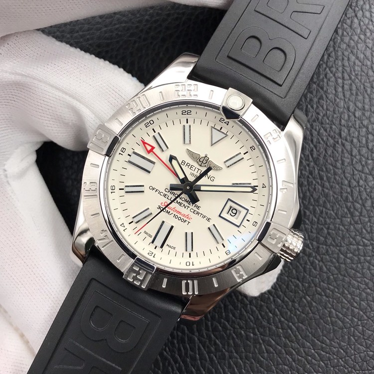 브라이틀링 어벤저 II GMT 화이트