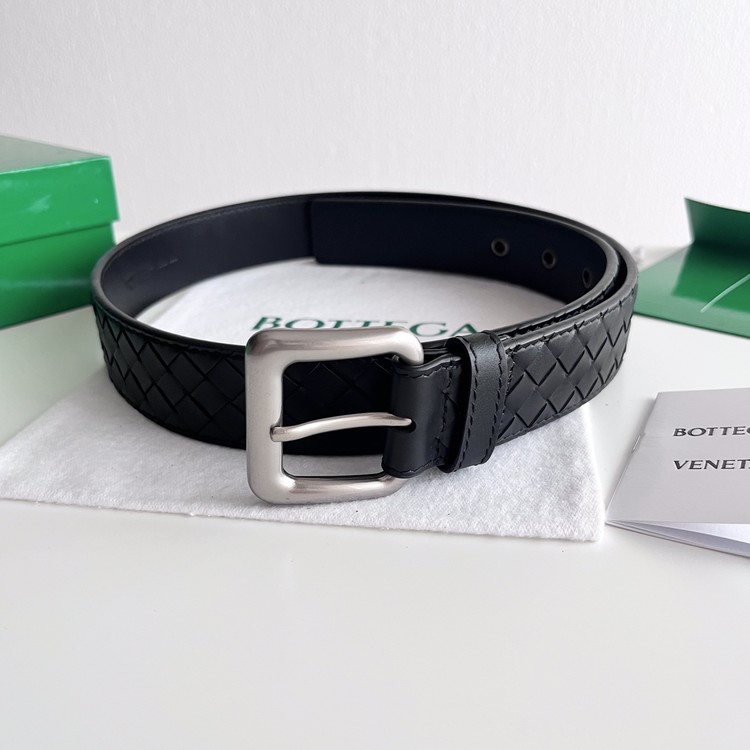 보테가 베네타 인트레치아토 레더 벨트 블랙