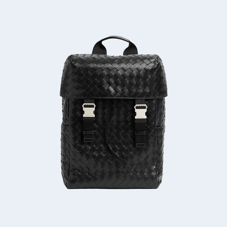 보테가 베네타 인트레치아토 플랩 백팩 블랙