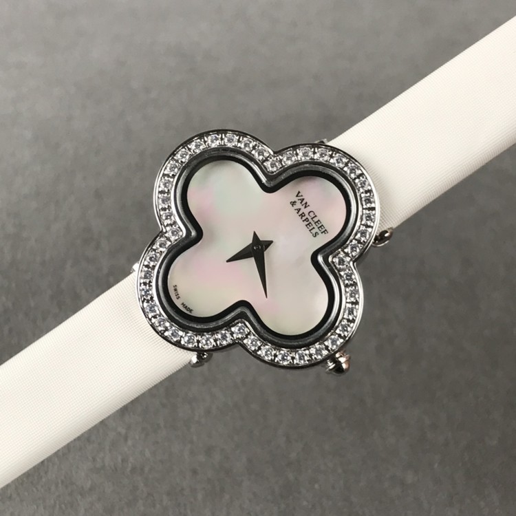 반클리프 앤 아펠 스몰 알함브라 오닉스 화이트