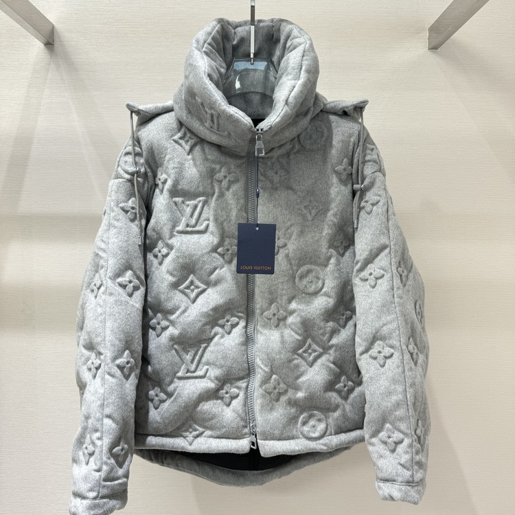 루이비통 모노그램 보이후드 푸퍼 자켓