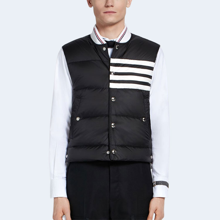 톰브라운 4-바 매트 나일론 스냅 베스트