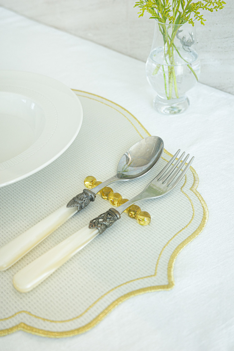 Sparkling Glass Chopstick Rest 4Set : Maison de art Global Shop Sparkling Glass Chopstick Rest 4Set : Maison de art Global Shop