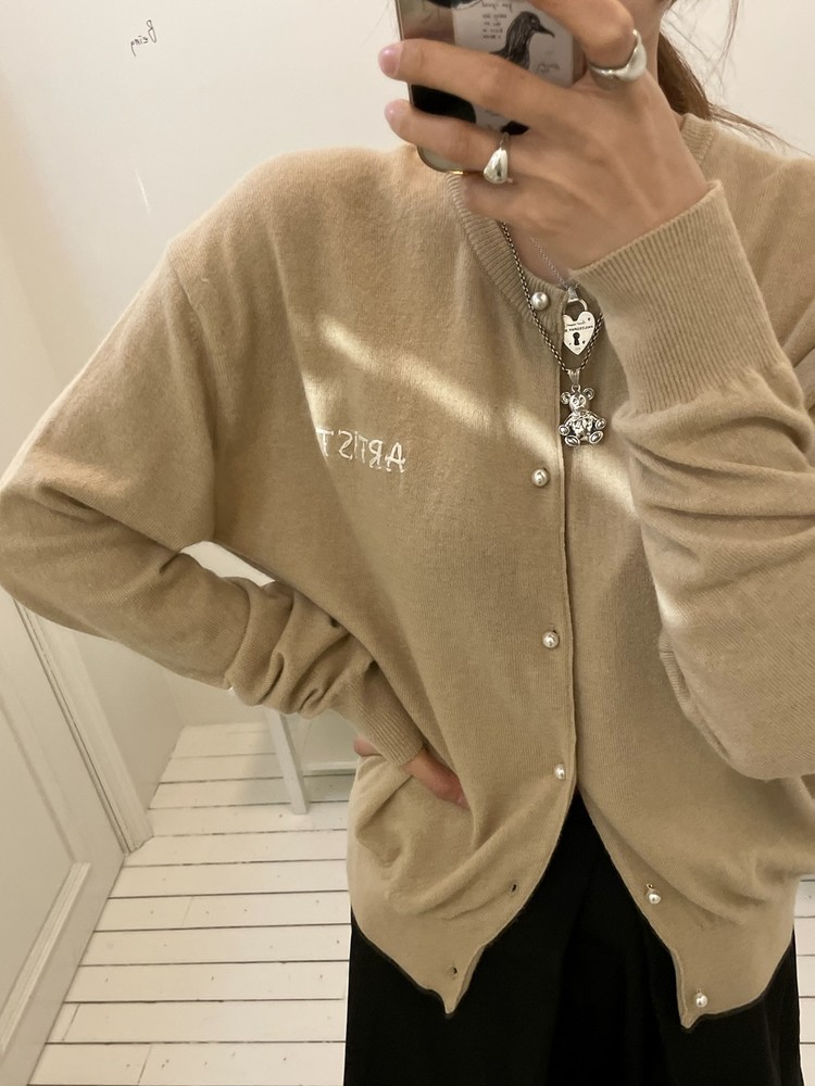 トップス Artist komplex PEARL ROUND CARDIGAN 아티스트컴플렉스 아티스트 진주 라운드 가디건 레드 | ARTIST