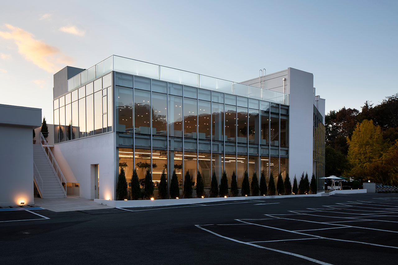 <strong>Love of Zelkova Cafe & Gallery</strong>