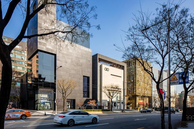 Korea Lead Plastic Surgery Nearby Attractions Shopping and Entertainment Cheongdam Fashion Street