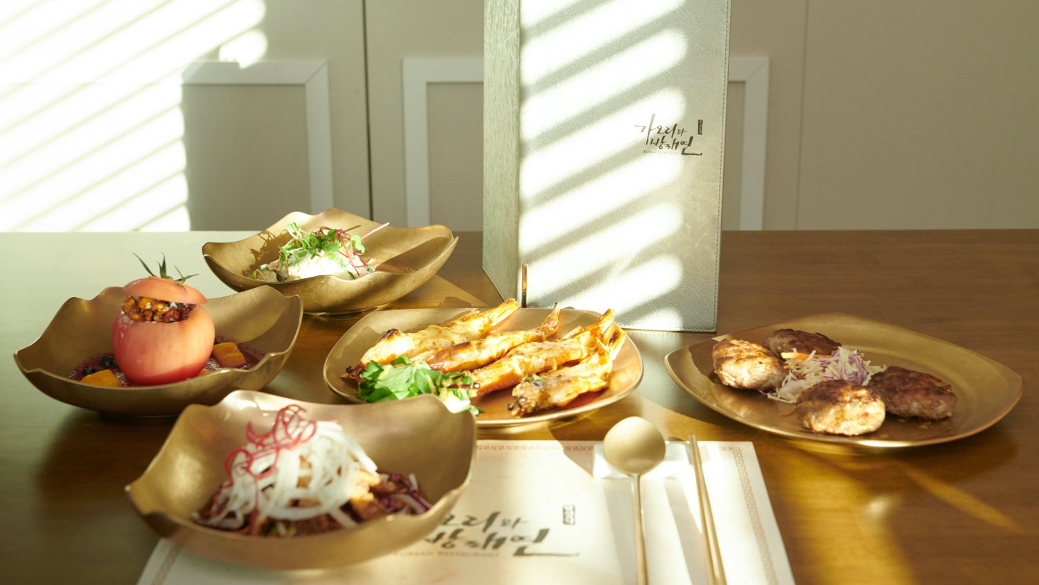 가오리와 방패연만의<br/>맛깔스러운 레시피로 만들어진<br/> 다양한 일품 요리도<br/>만나보실 수 있습니다.