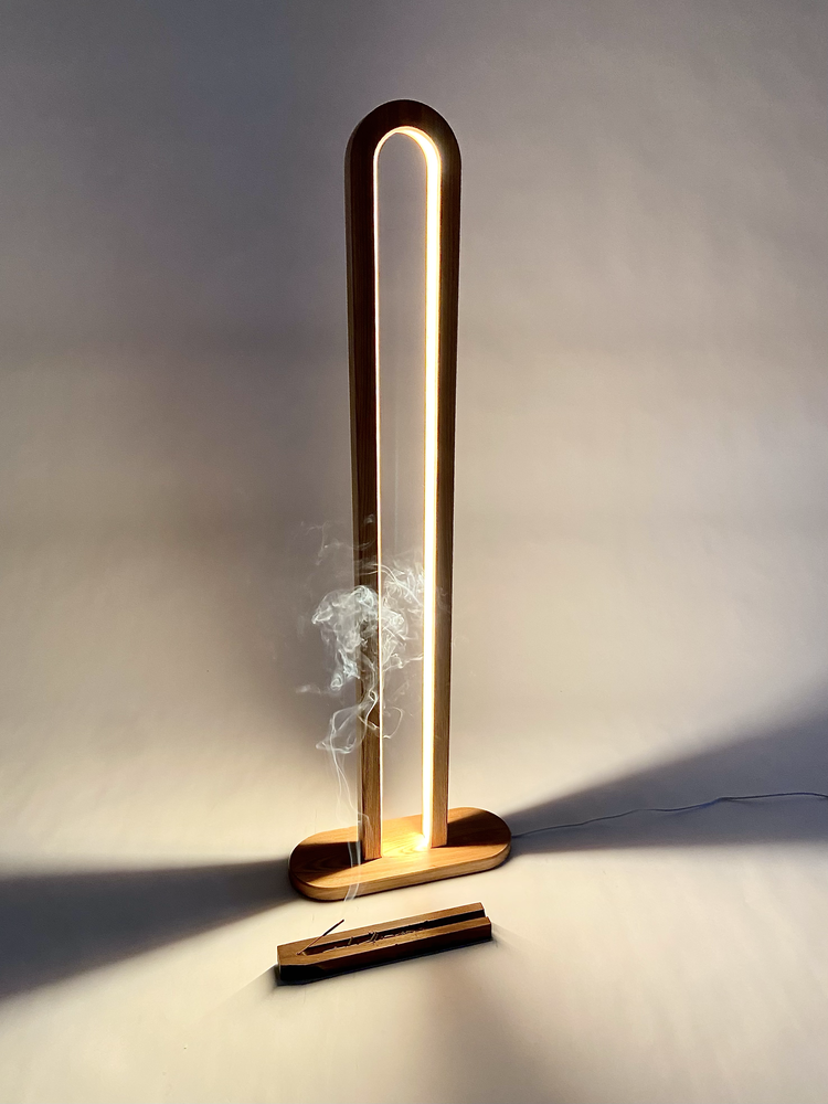 a.L02 Curved line stand light : a.oom 에이움