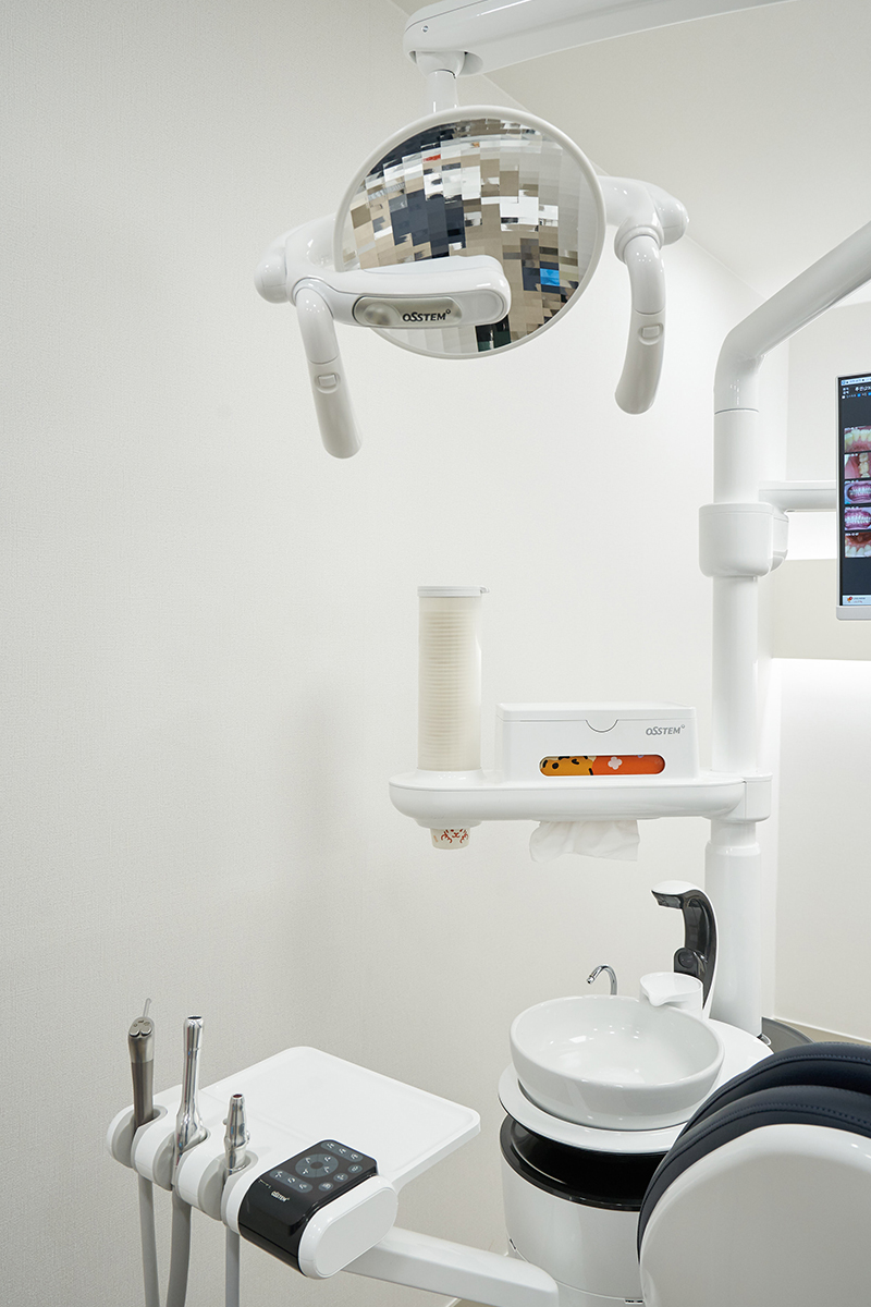 오정구-삼정동-연세미소애치과-발치치료-진료실