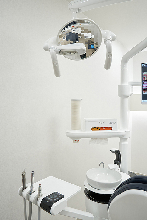 오정구-삼정동-연세미소애치과-발치치료-진료실
