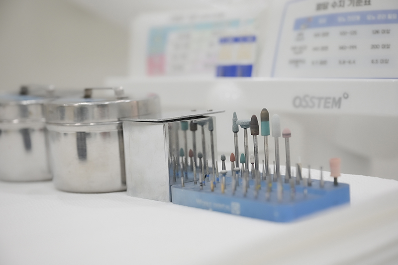 부천-연세미소애치과-구강관리-스케일링-기구들