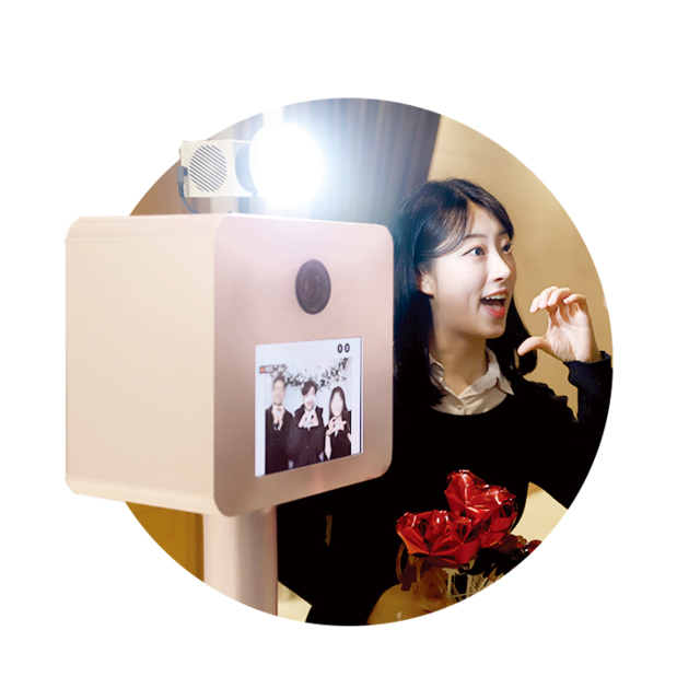 <span style="font-size: 13px; color: #828282;">안내 스탭 2인
