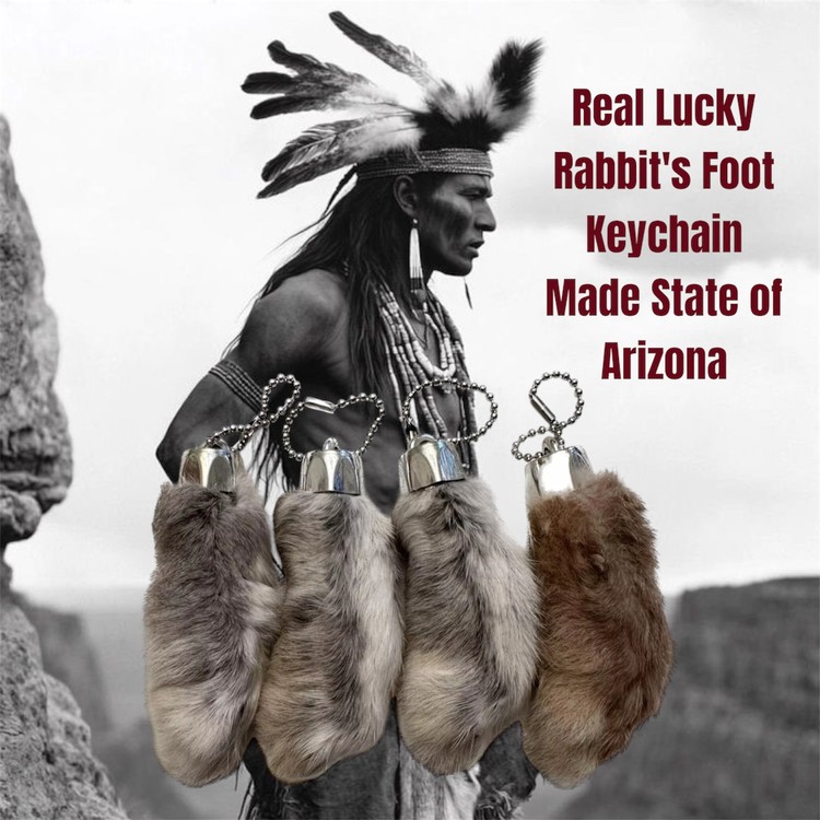 Original Rabbit Foot Keychain : 더게러지