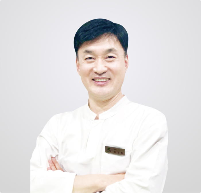 위담한의원 원장 김성동