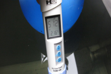 <div style='background-color:#0037B8; color:#fff; margin:0;'><h4 style='font-size:16px; padding:10px; font-weight:bold;'>Conductivity Meter</h4></div>