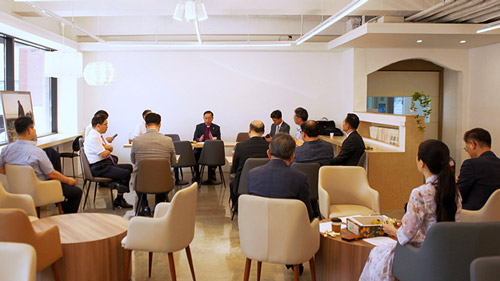 <h6 style="line-height: 1;"><strong><span style="font-size: 18px; color: rgb(255, 255, 255);">정기모임과 회의</span></strong></h6>