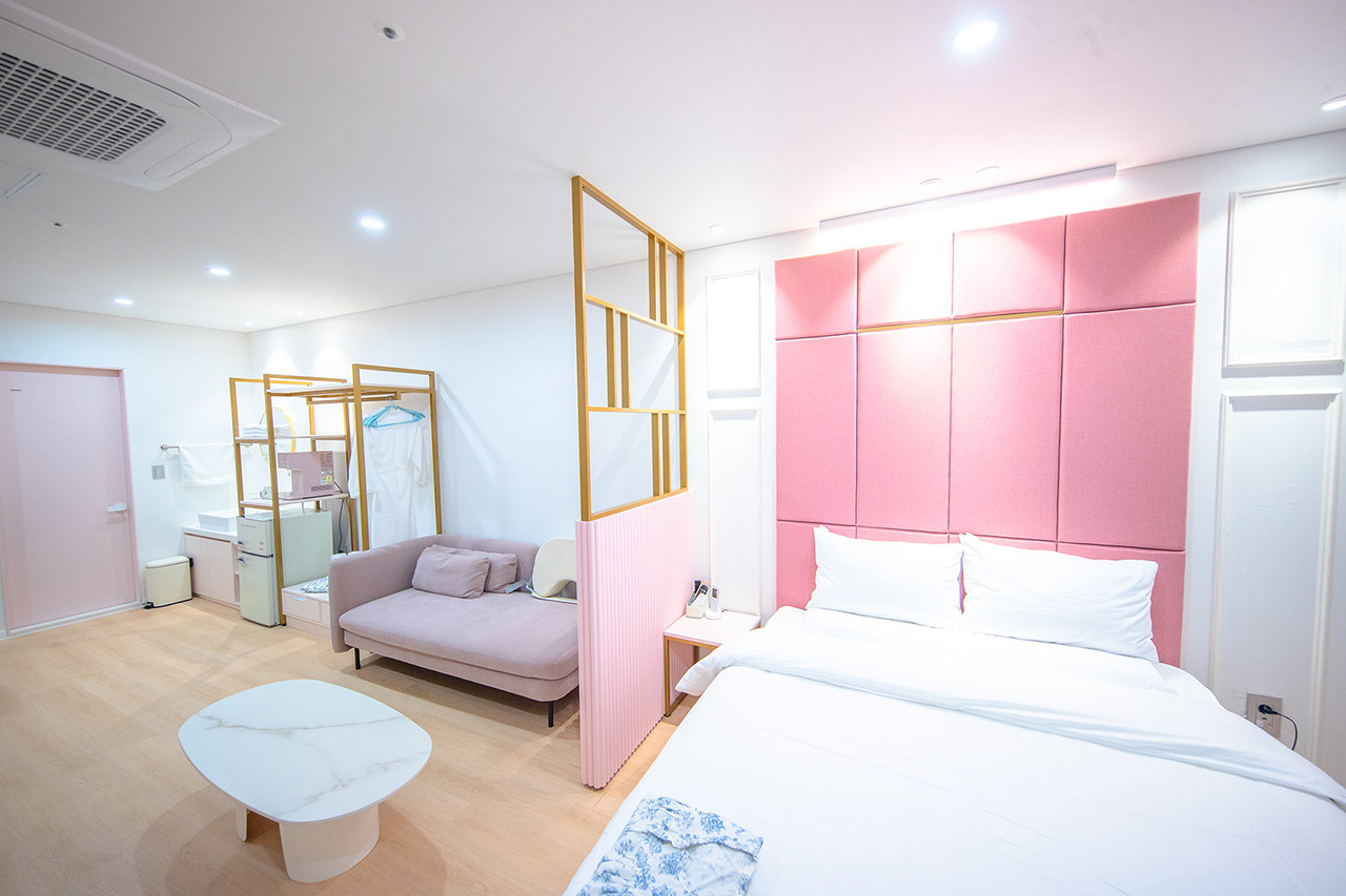 PRIMIER ROOM