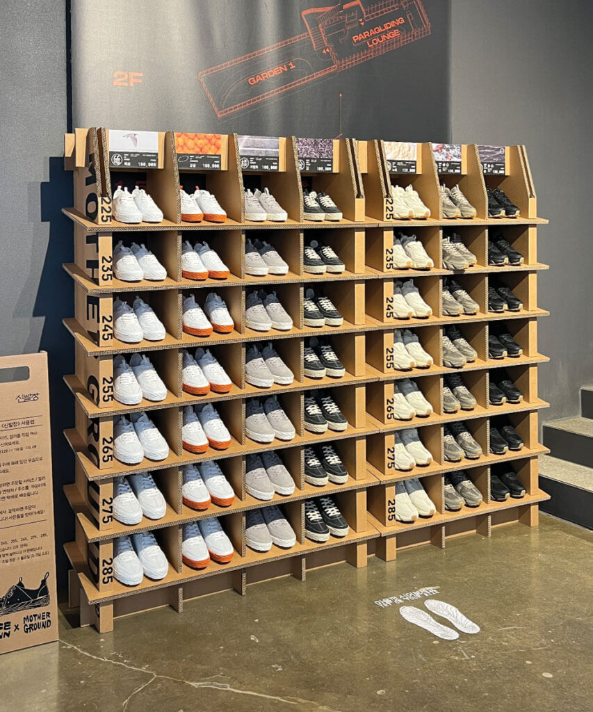 <p style="text-align: left; margin-top: 32px;"><span style="font-size: 12px; color: #333;">카페 산 (Cafe SANN) 신발장 (충청북도 단양군 가곡면 두산길 196-86)</span></p>