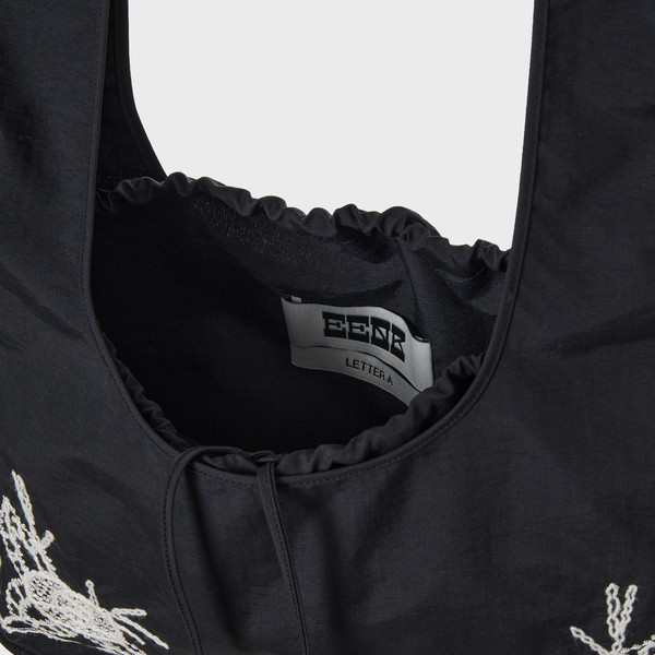 Valentine Embroidery Shoulder Bag - Black : EENK SHOP