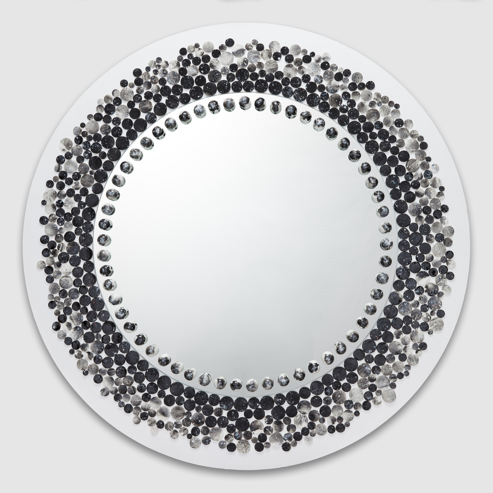 Black in the moon. ceramic, mirror on wood. 100x100cm