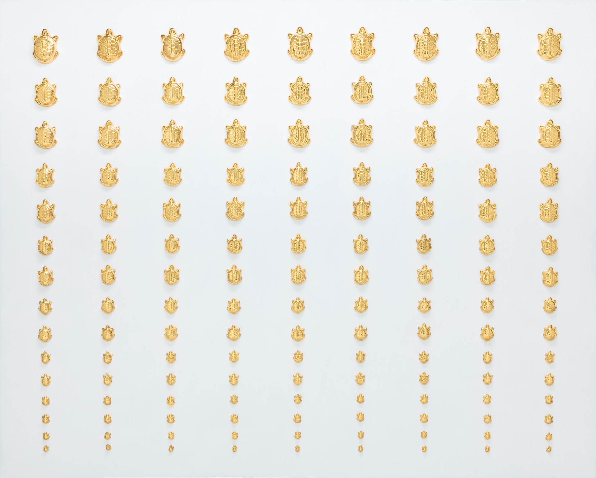 봄의꽃 _ Spring flower. ceramic, 24k gold on wood. 162x130cm