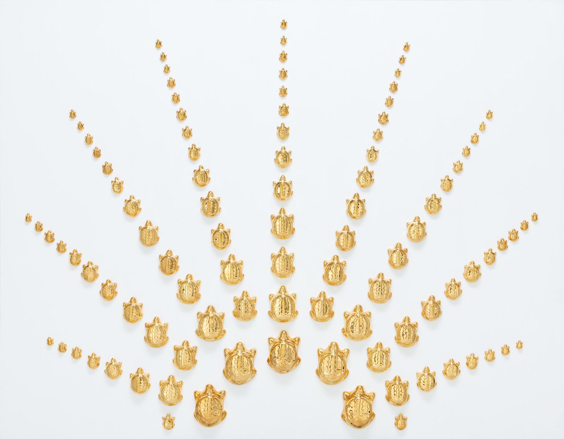 일출 _ Sunrise. ceramic, 24k gold on wood. 117x91cm