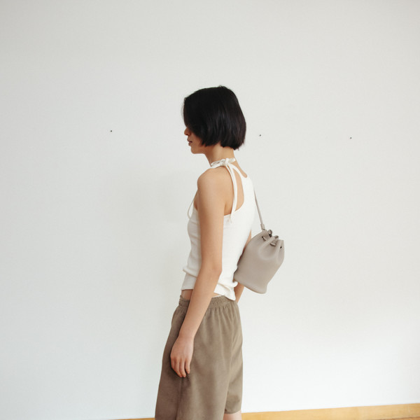 Suede short pants (camel / khaki) : MONOHA