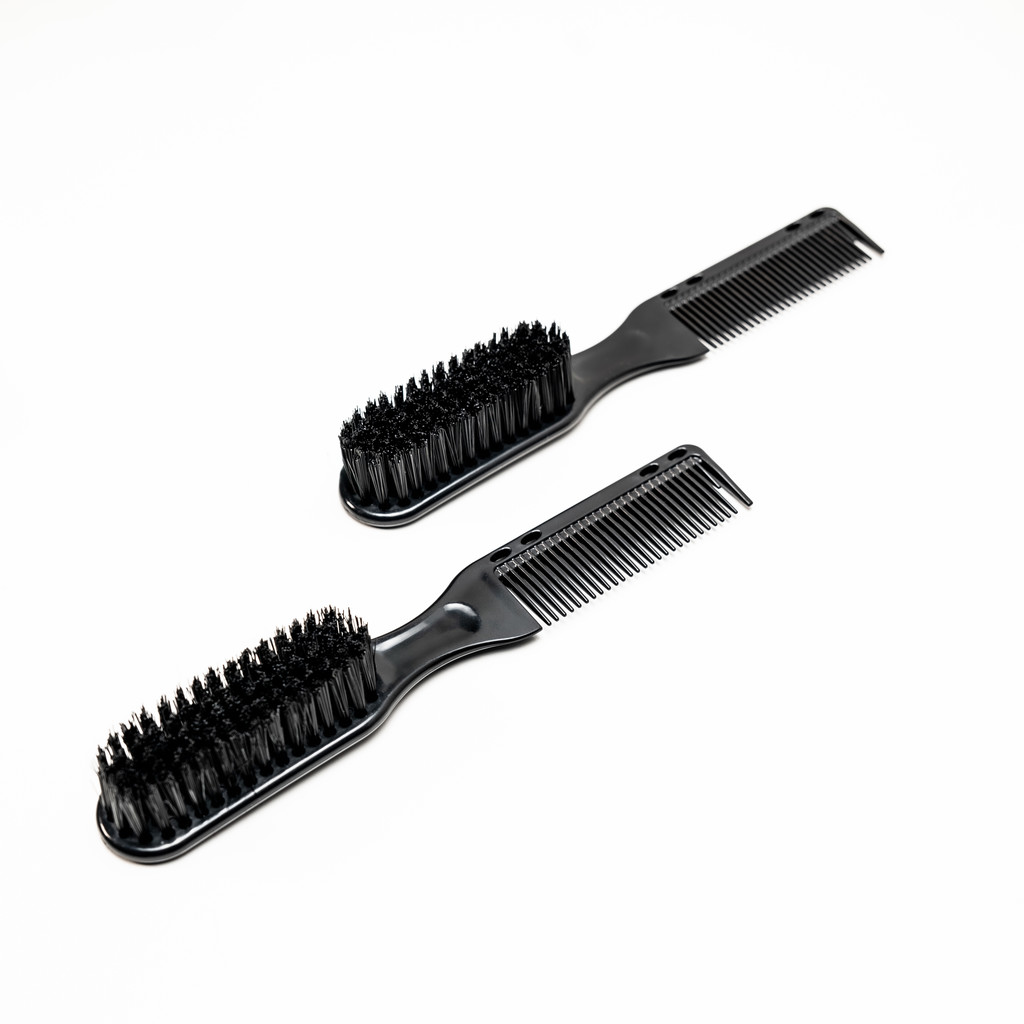 LEKKER Combrush : 레커바버샵 lekkerbarbers