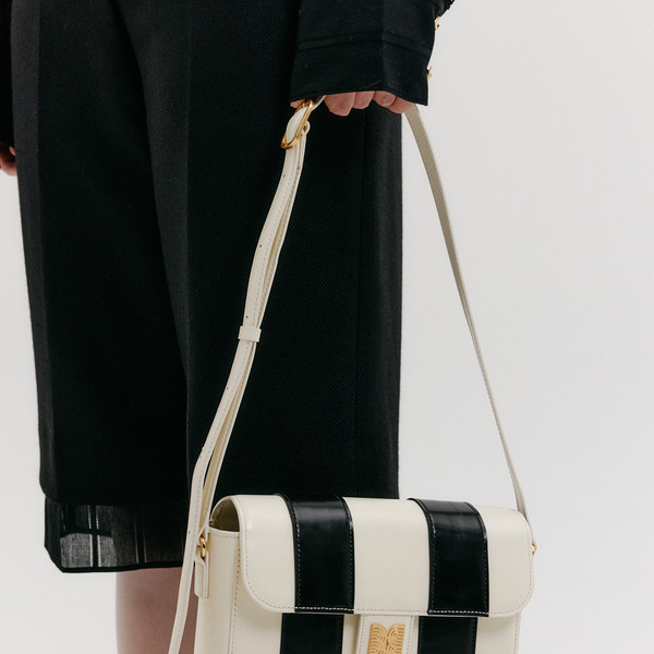HESTIY Color Blocked Square Bag - Ivory/Black : EENK SHOP