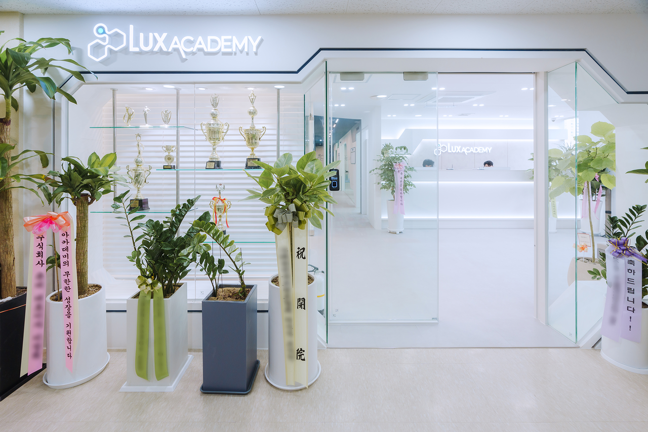 <p style="margin-left:10px;">EARING</p><h5 style="margin-left:10px">UP TO 50%</h5>