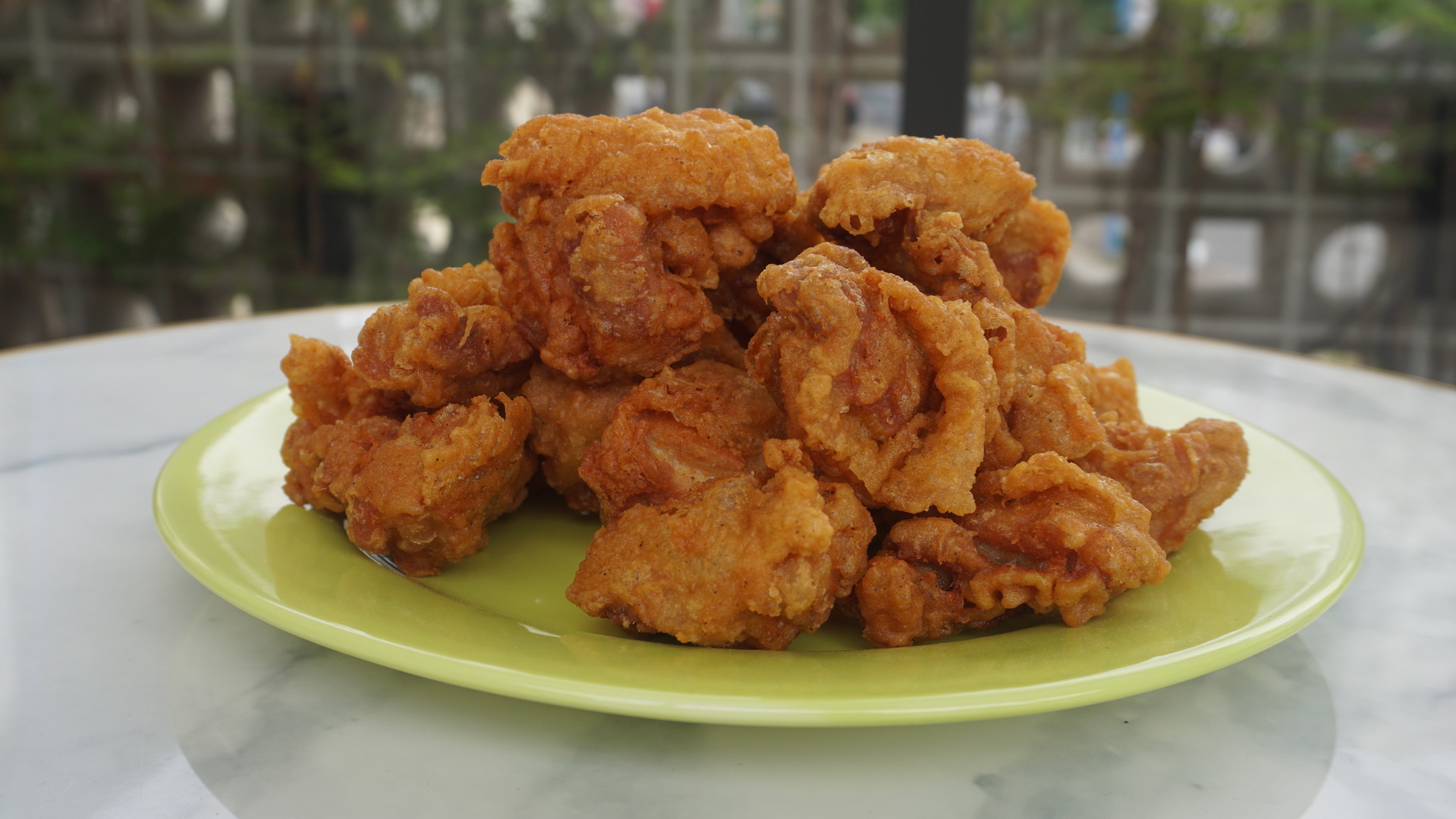 맛있는 바싹한 후라이드 치킨 입니다~!