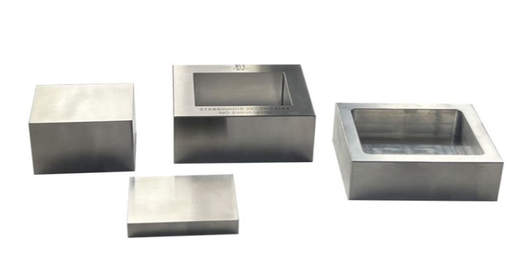 Square mold for hot press