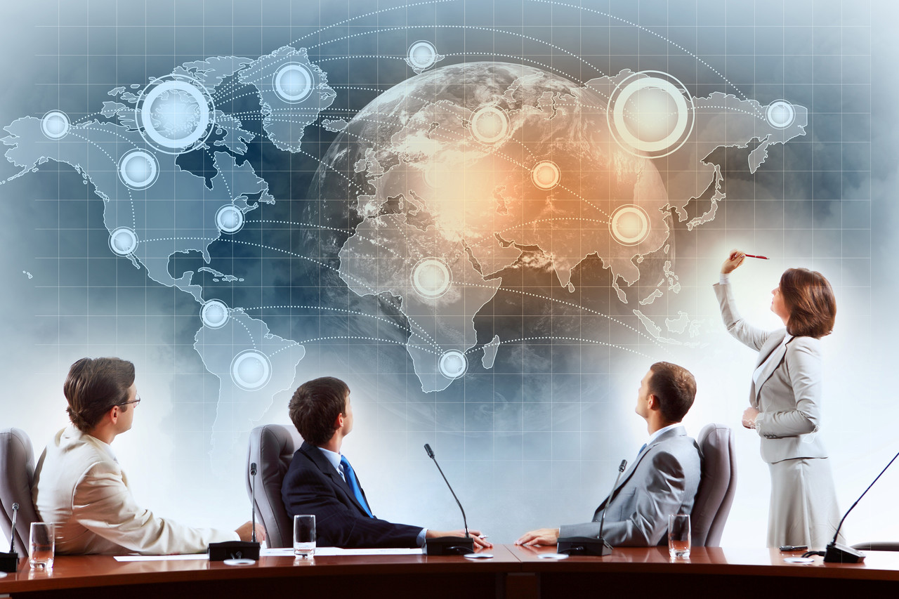 계약 및 자료 준비