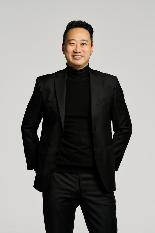 <span style="font-weight:bold;">Mike Kang</span><br>Project Manager</span><br><br>WATG</span><br>Southern California Institute of Architecture, M. Arch<span class="area">
