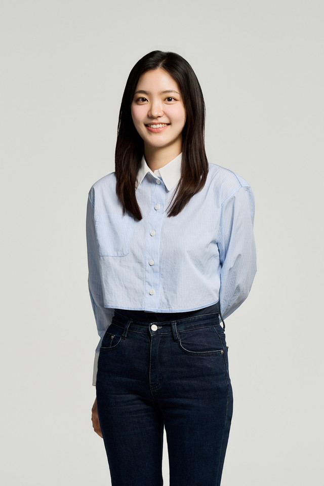 <span style="font-weight:bold;"> Stella Yoon</span><br>Corporate Strategy & Marketing Assistant</span><br><br>Hongik Univ, Woodworking & Furniture Design<span class="area">