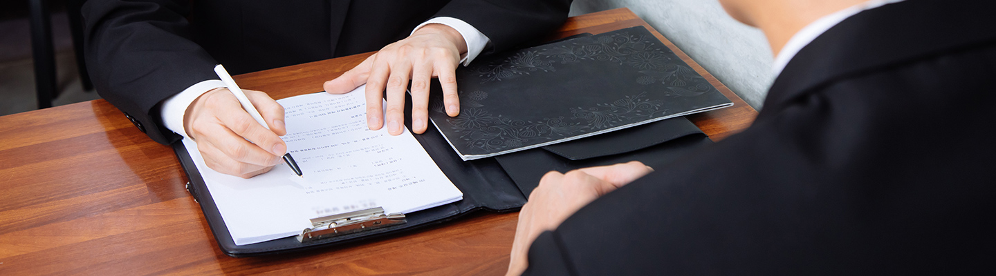 <h3><strong>온라인 상담문의<br></strong><span style="color: rgb(219, 219, 219); font-size: 36px;">Online Solution</span></h3>