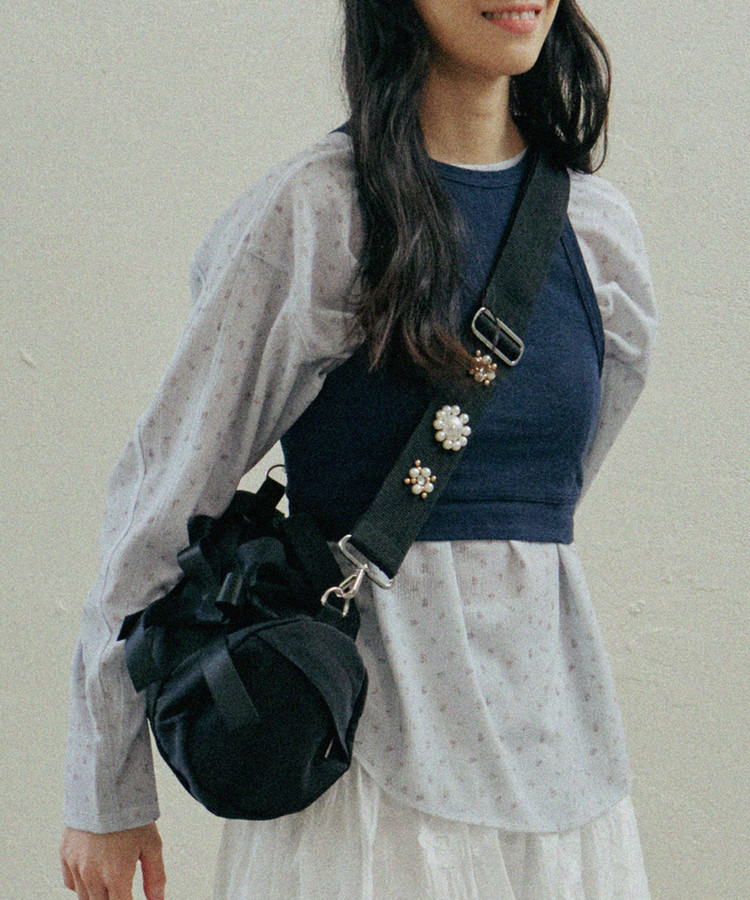 韓国商品/HOKUSPOKUS Pearl Stud Ribbon Bag Pearl Stud Ribbon Bag_Black : HOKUSPOKUS (호쿠스포쿠스)