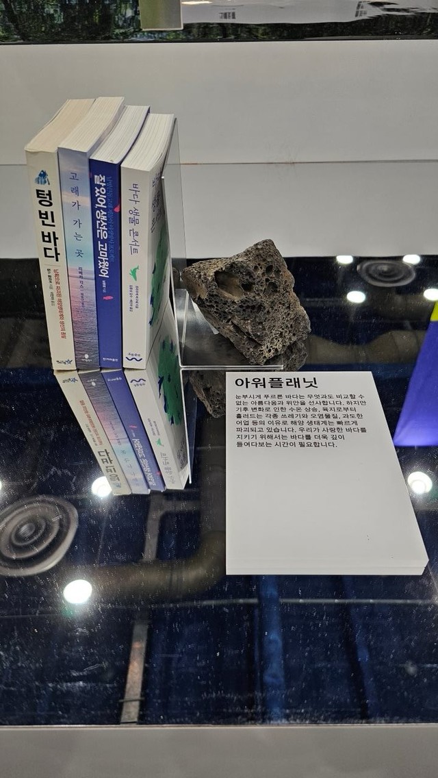 <p style="text-align:left; font-size:16px; margin-top:26px;">RAKU CLAY<br><span style="color:#666;">₩ 120,000</span></p>