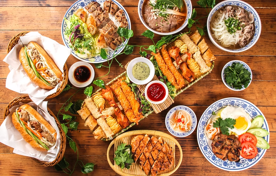 <span style="text-shadow: rgba(0, 0, 0, 0.8) 2px 2px 5px;"><strong><span style="font-family: SBAggroB;">경쟁력 06.</span></strong><br><br><span style="font-size: 40px; font-family: TTTtangsbudaejjigaeB; color: #ffbe0d;">자체 메뉴 개발</span></span><br><br><button type="button" class="btn02">자세히보기+</button>
