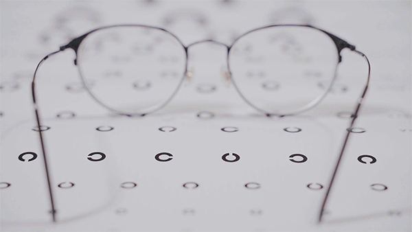 노안을 표현한 이미지